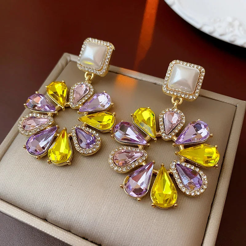 Boucles d'oreilles pendantes en strass pour femmes, goutte d'eau, fleur carrée, perle, personnalité polyvalente, nouvelle collection, mode légère, luxe