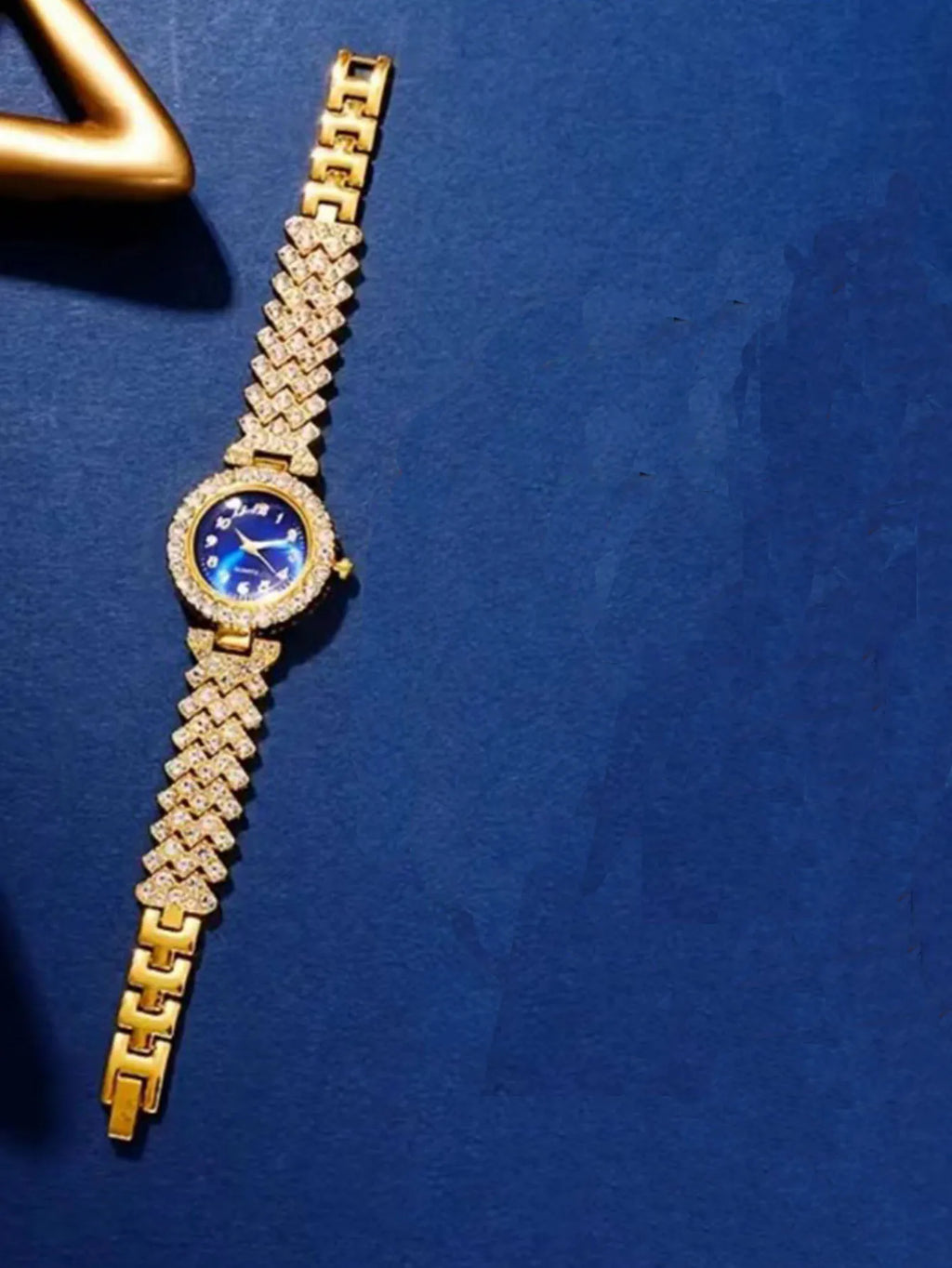 coffret cadeau ; Ensemble de diamants populaires, polyvalent, petit cadran, montre à quartz pour femmes, ensemble de bijoux en cristal de 4 pièces