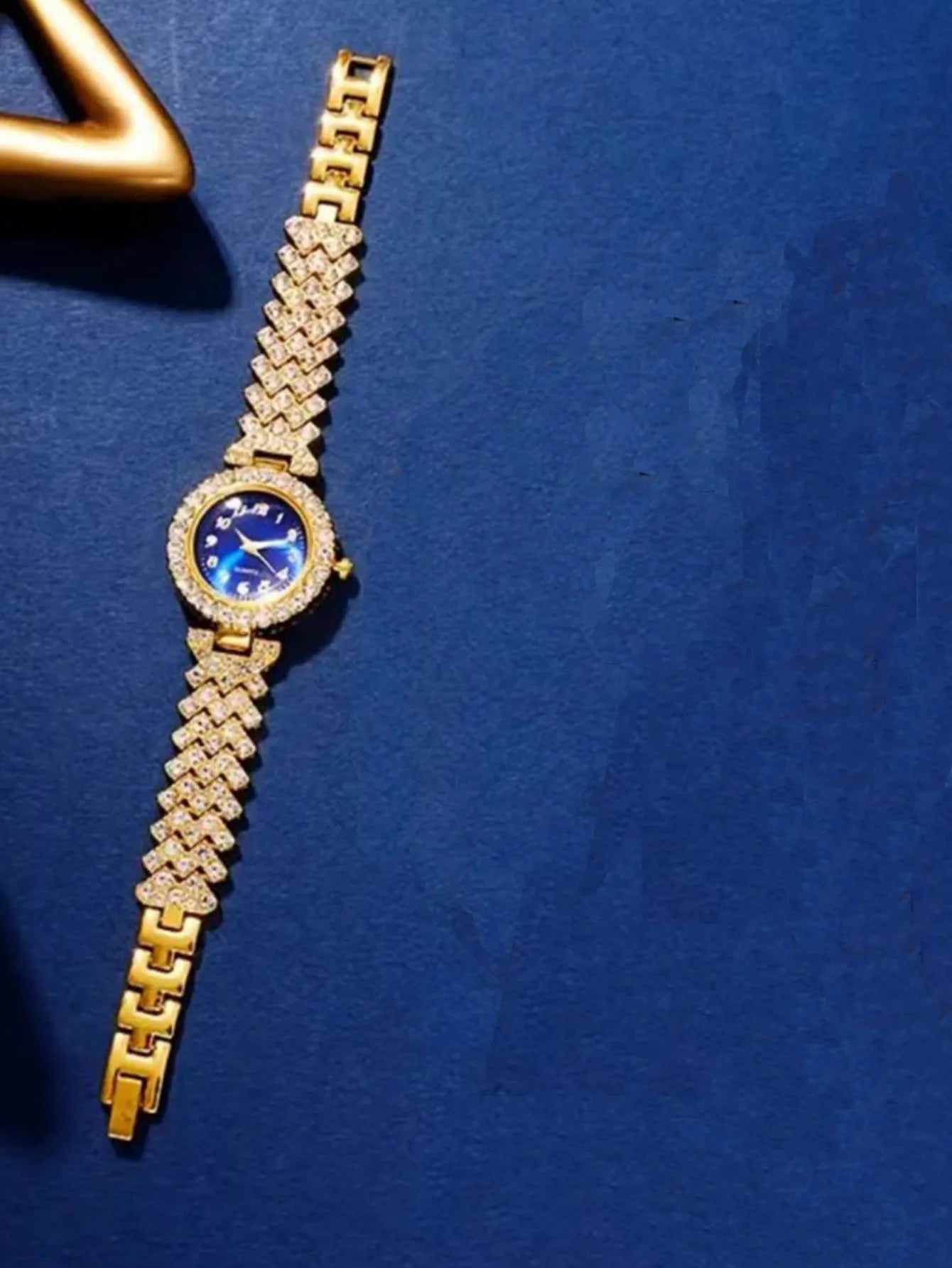 coffret cadeau ; Ensemble de diamants populaires, polyvalent, petit cadran, montre à quartz pour femmes, ensemble de bijoux en cristal de 4 pièces