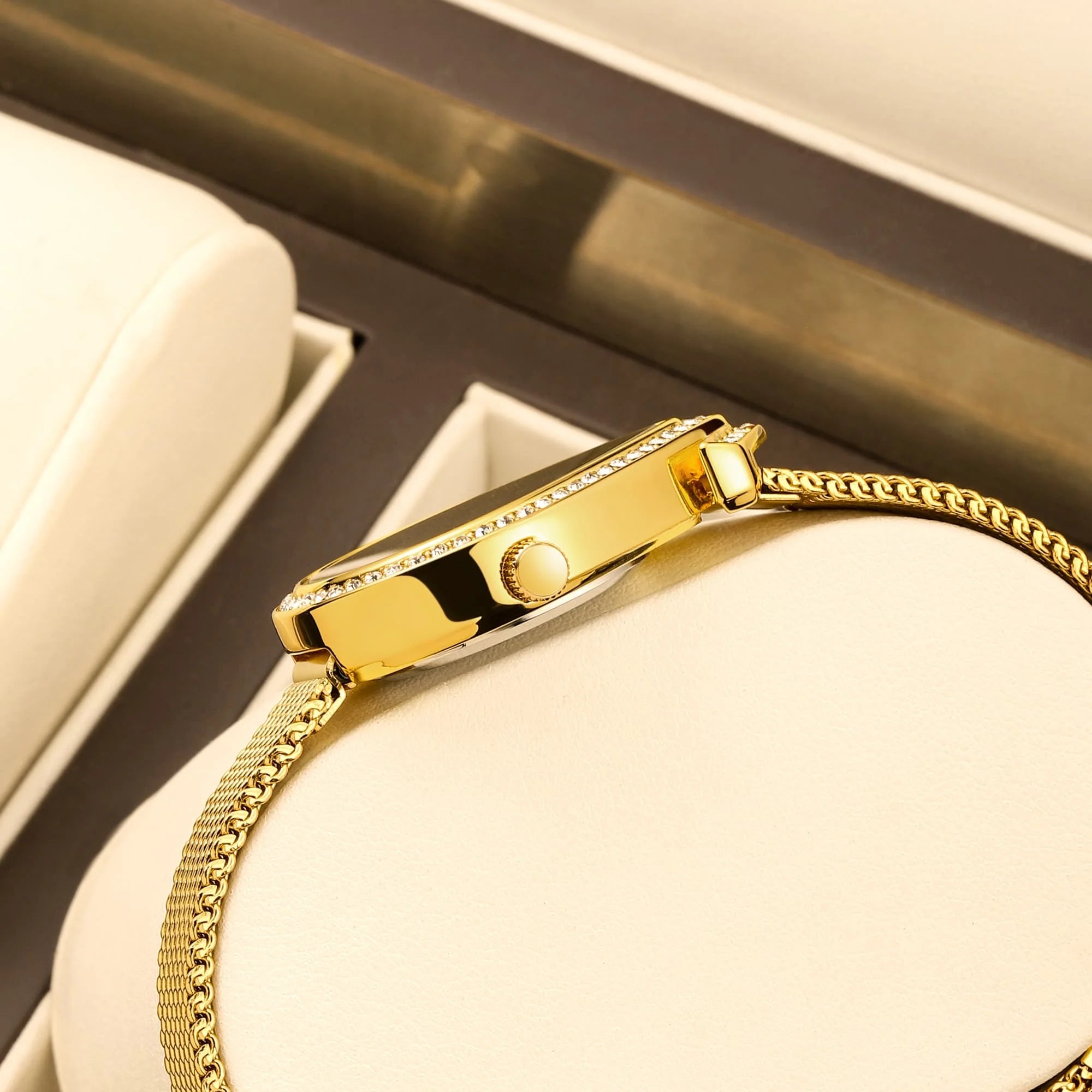 Montre de marque rétro Quartz pour femmes conception personnalisée or strass décoration montre tempérament élégant dames cadeau