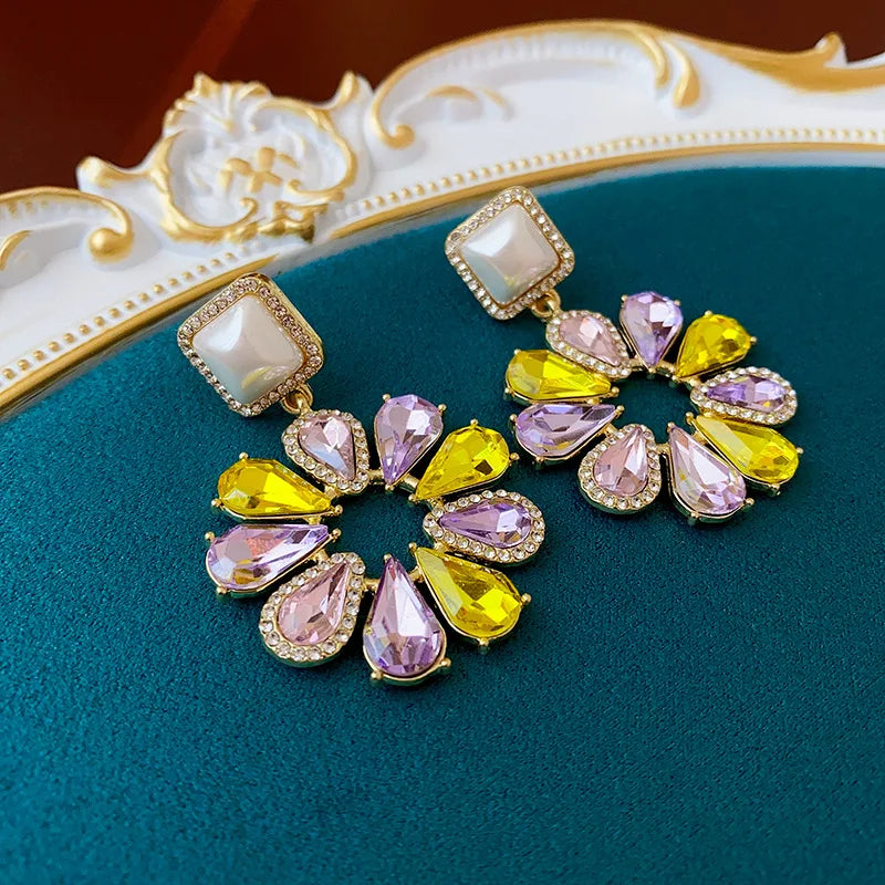 Boucles d'oreilles pendantes en strass pour femmes, goutte d'eau, fleur carrée, perle, personnalité polyvalente, nouvelle collection, mode légère, luxe