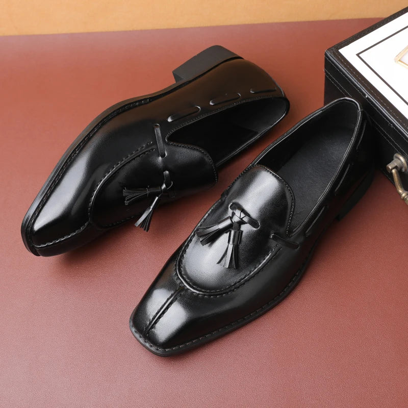 Mocassins à pompons pour hommes, chaussures d'affaires décontractées en cuir pour fête de mariage, chaussures plates classiques rétro de Style britannique