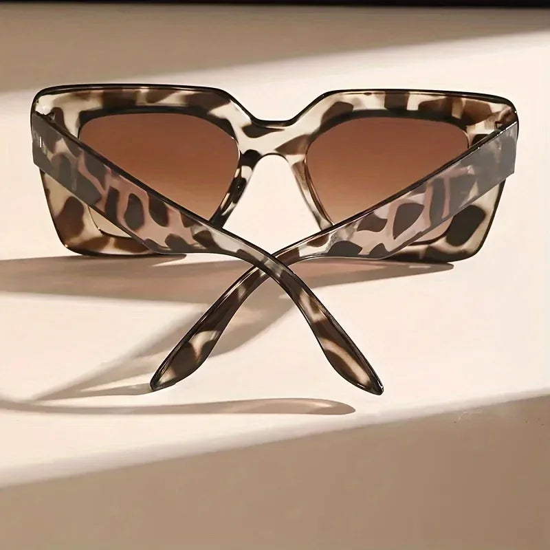 Lunettes carrées uniques à la mode pour femmes, imprimé léopard, verres dégradés élégants avec technologie anti-éblouissement
