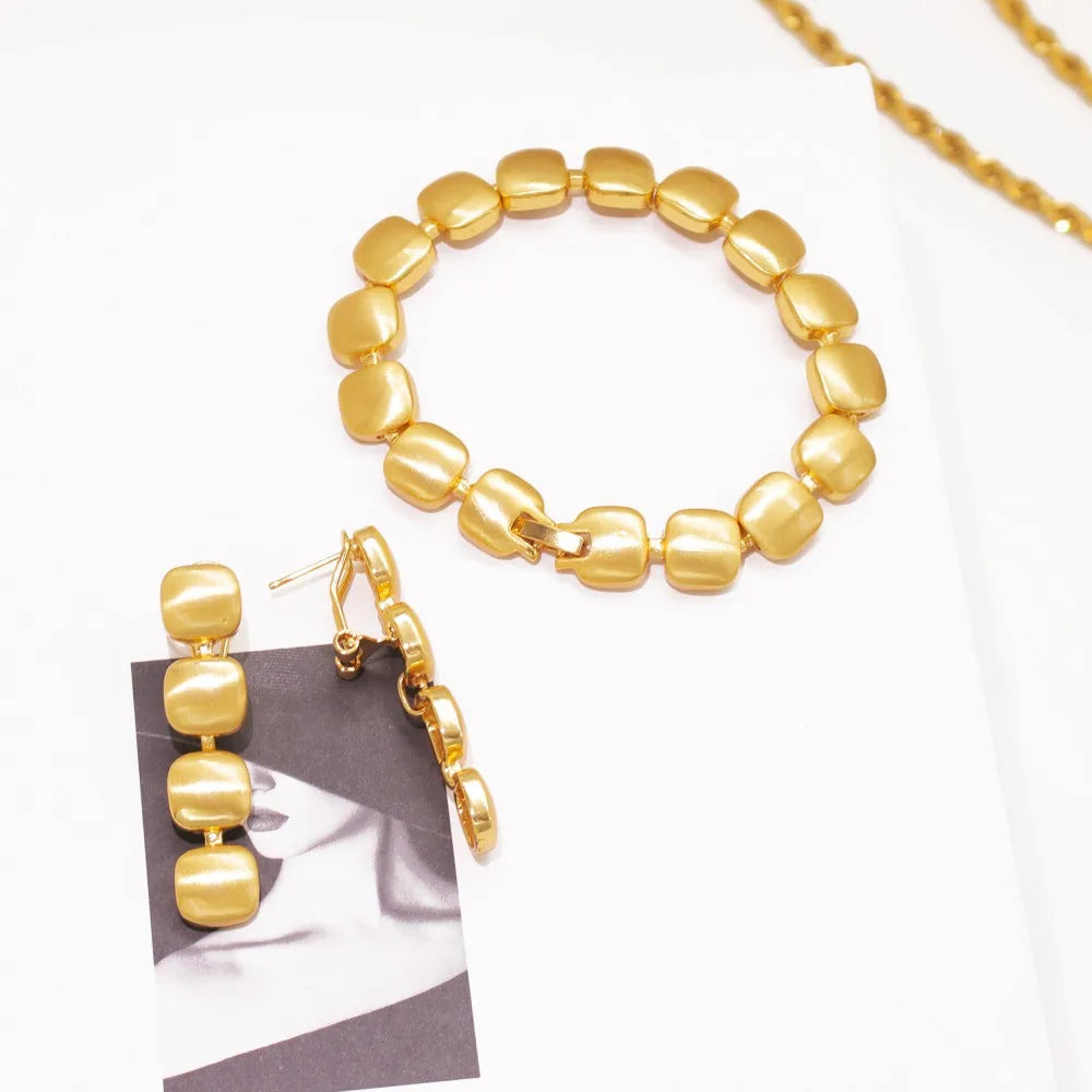 Ensemble de bijoux classique carré  collier boucle d'oreille Bracelet bague pour les femmes 2025
