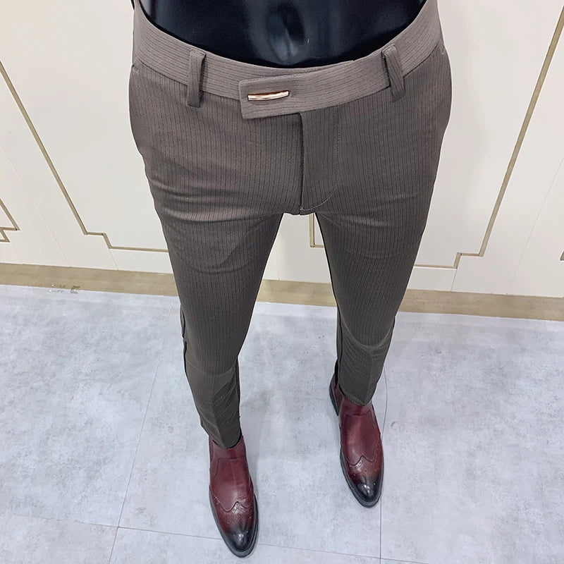 Mode rayé costume pantalon hommes coupe ajustée cheville serrée pantalon Social hommes bureau fête pantalon hommes affaires coupe ajustée robe pantalon
