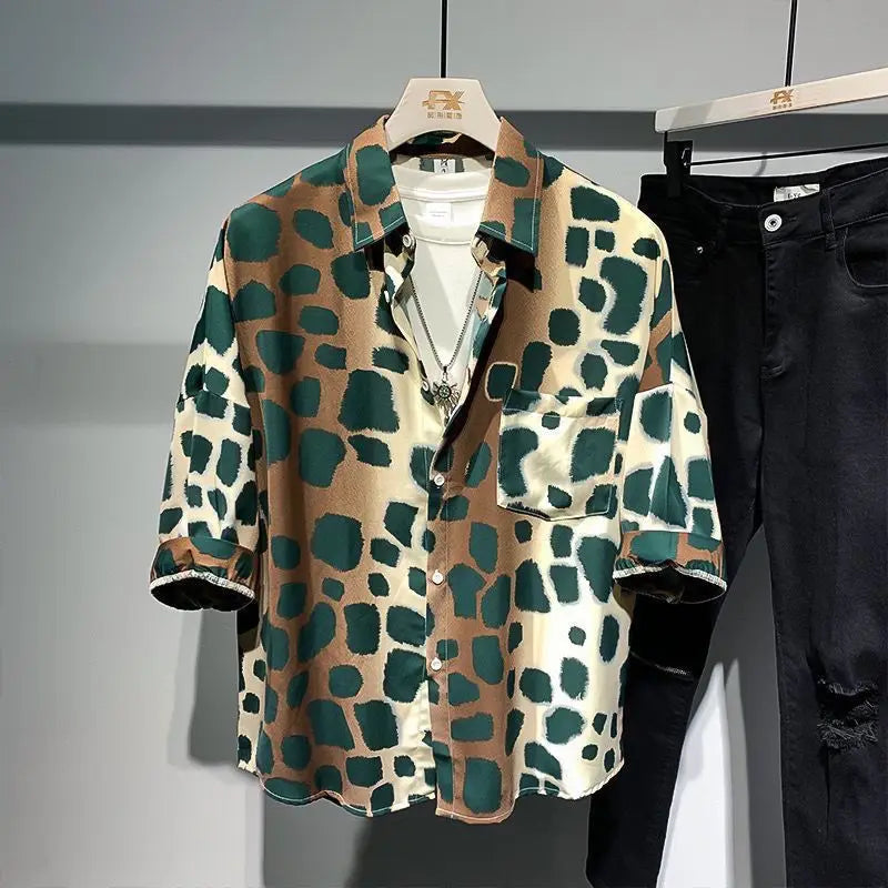 Hommes à la mode Vintage imprimé léopard Streetwear Y2K Chic chemise boutonnée été mâle décontracté revers poche surdimensionné à manches courtes