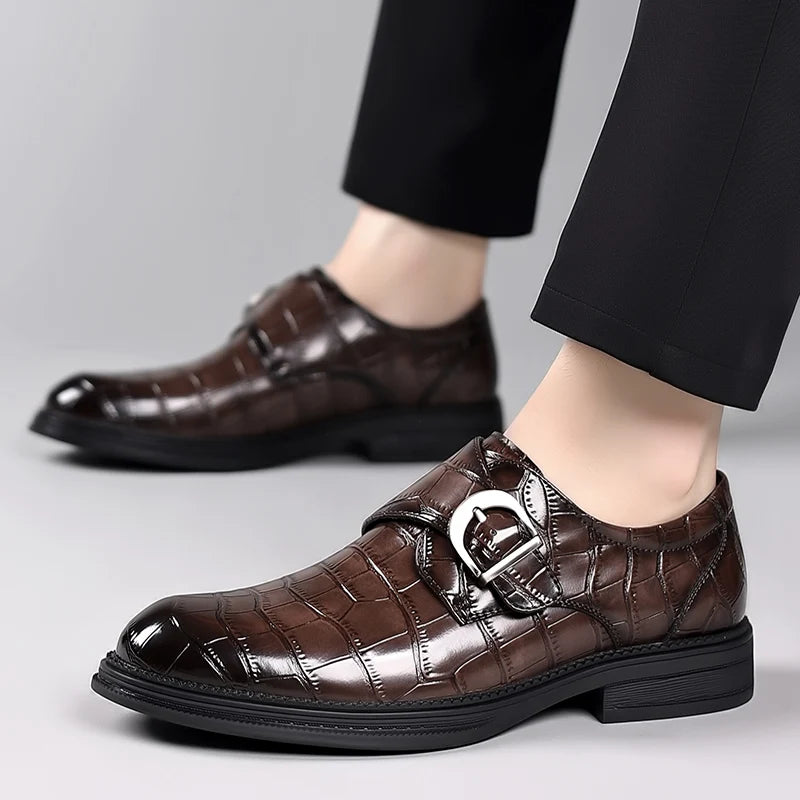 Chaussures de luxe décontractées pour hommes, nouvelles chaussures d'affaires de Style britannique classique, chaussures de Banquet en cuir de haute qualité