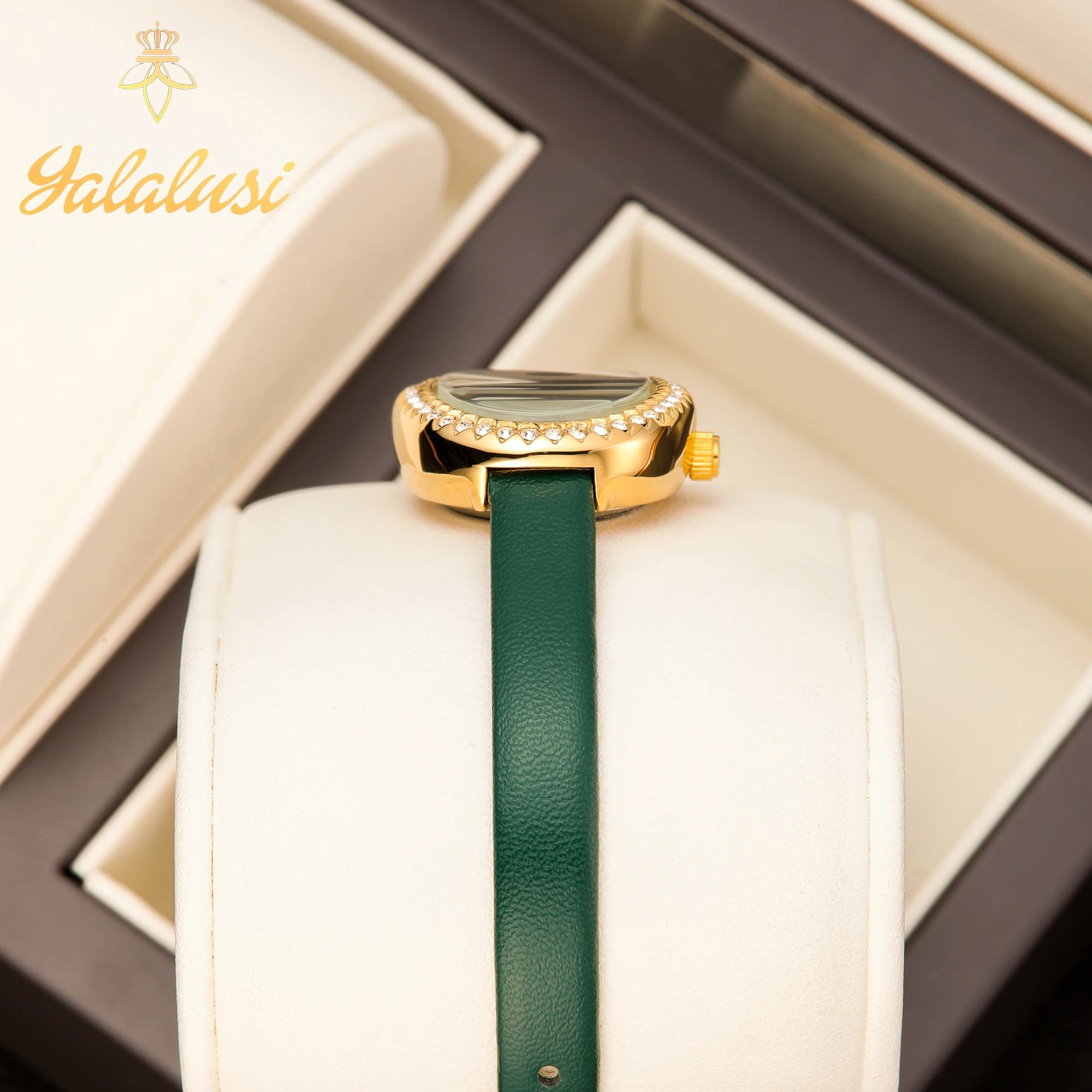 Montre-bracelet à quartz décontractée pour femme Montre de luxe plaquée or pour femme à la mode, tendance et polyvalente Coffret cadeau pour femme