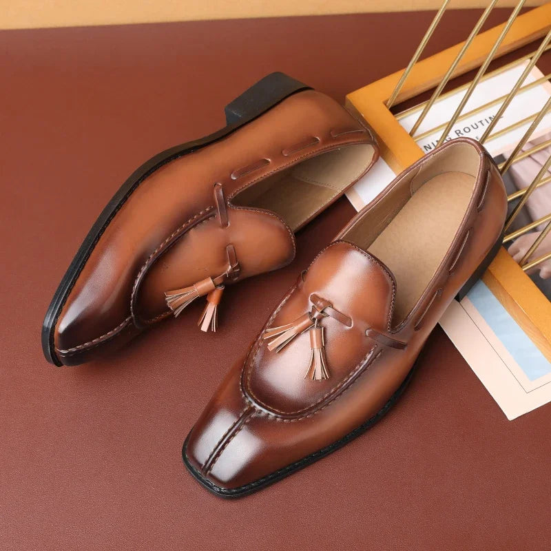 Mocassins à pompons pour hommes, chaussures d'affaires décontractées en cuir pour fête de mariage, chaussures plates classiques rétro de Style britannique