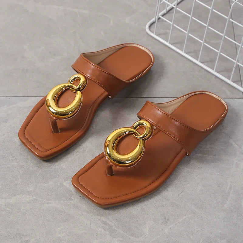 Sandale nouvelle mode boucle en métale boute carée d'eté   pour femme