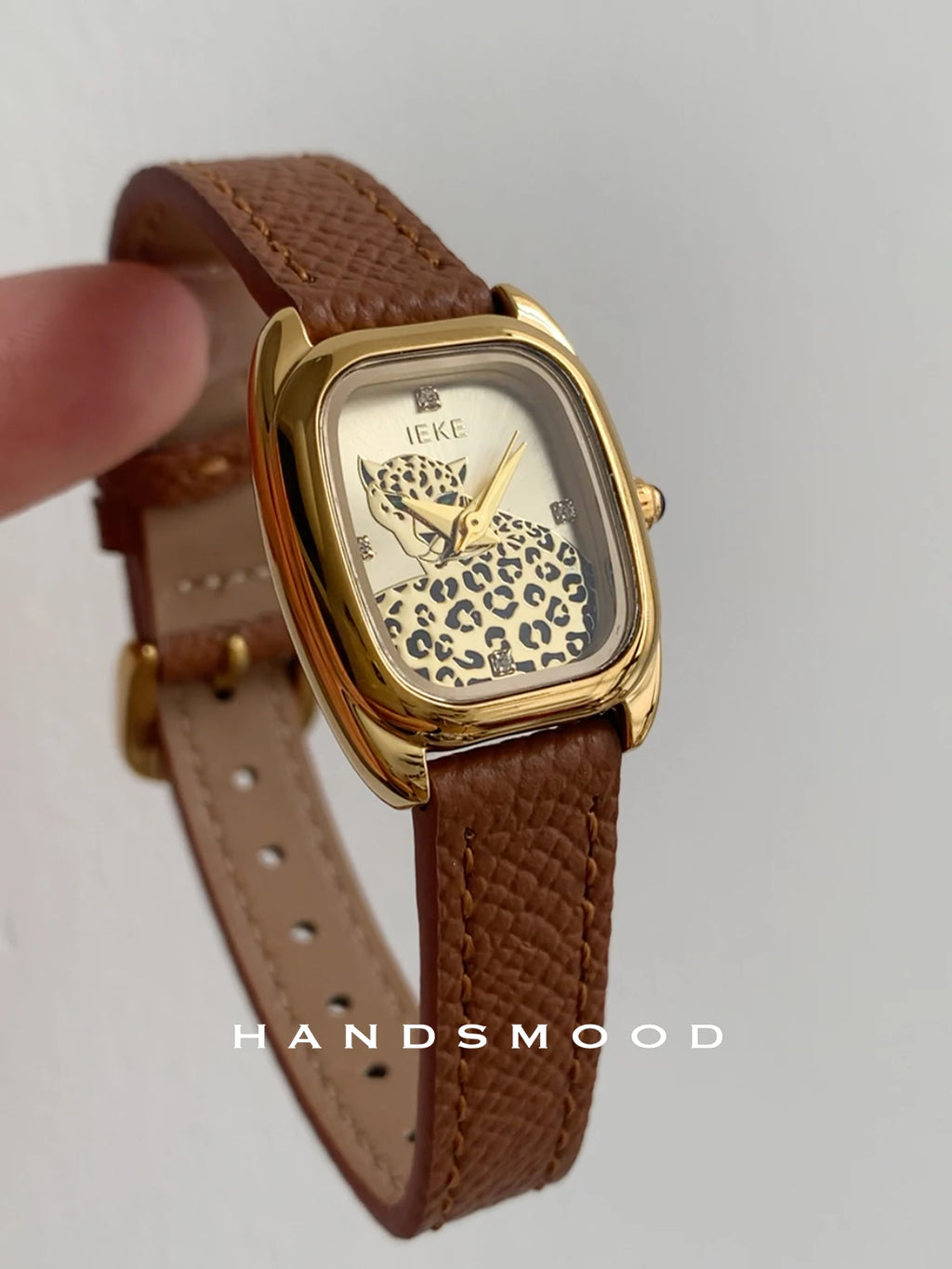 Montre élégante pour femme avec petit cadran marron et style rétro Montre pour femme haut de gamme Montre pour femme de luxe et de haute qualitéCadeau pour femme.