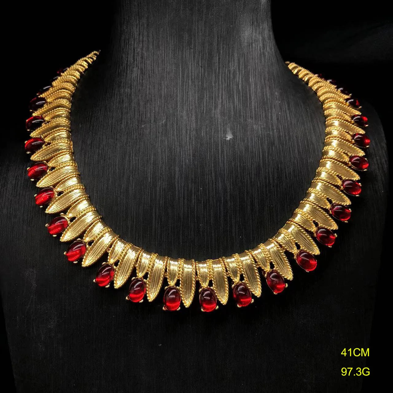 Ensemble haut de gamme pour femmes, mode européenne et américaine, style rétro, collier, boucles d'oreilles, broche, bracelet, banquet
