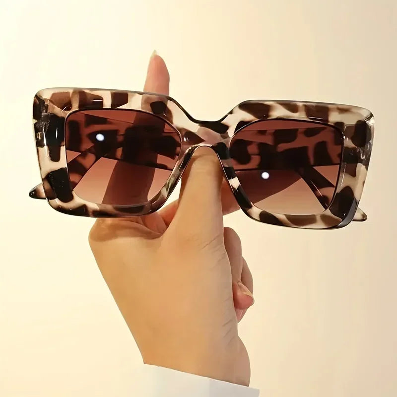 Lunettes carrées uniques à la mode pour femmes, imprimé léopard, verres dégradés élégants avec technologie anti-éblouissement