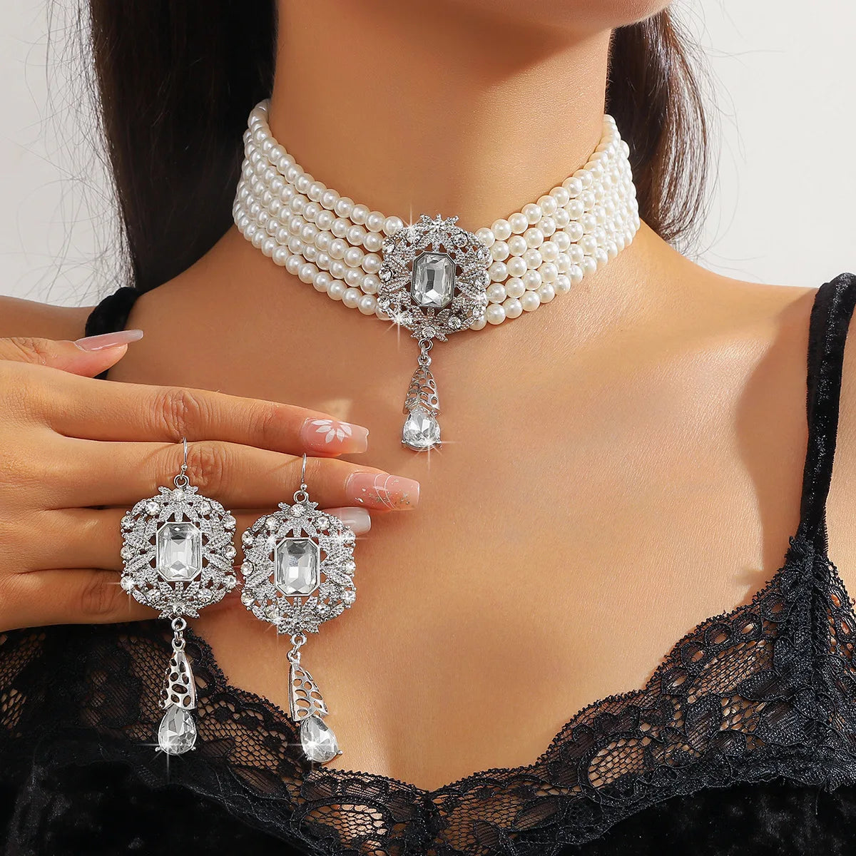 Collier multicouche Vintage en cristal vert rouge bleu noir, boucles d'oreilles géométriques en alliage creux pour femmes, ensembles de bijoux de Banquet de mariage