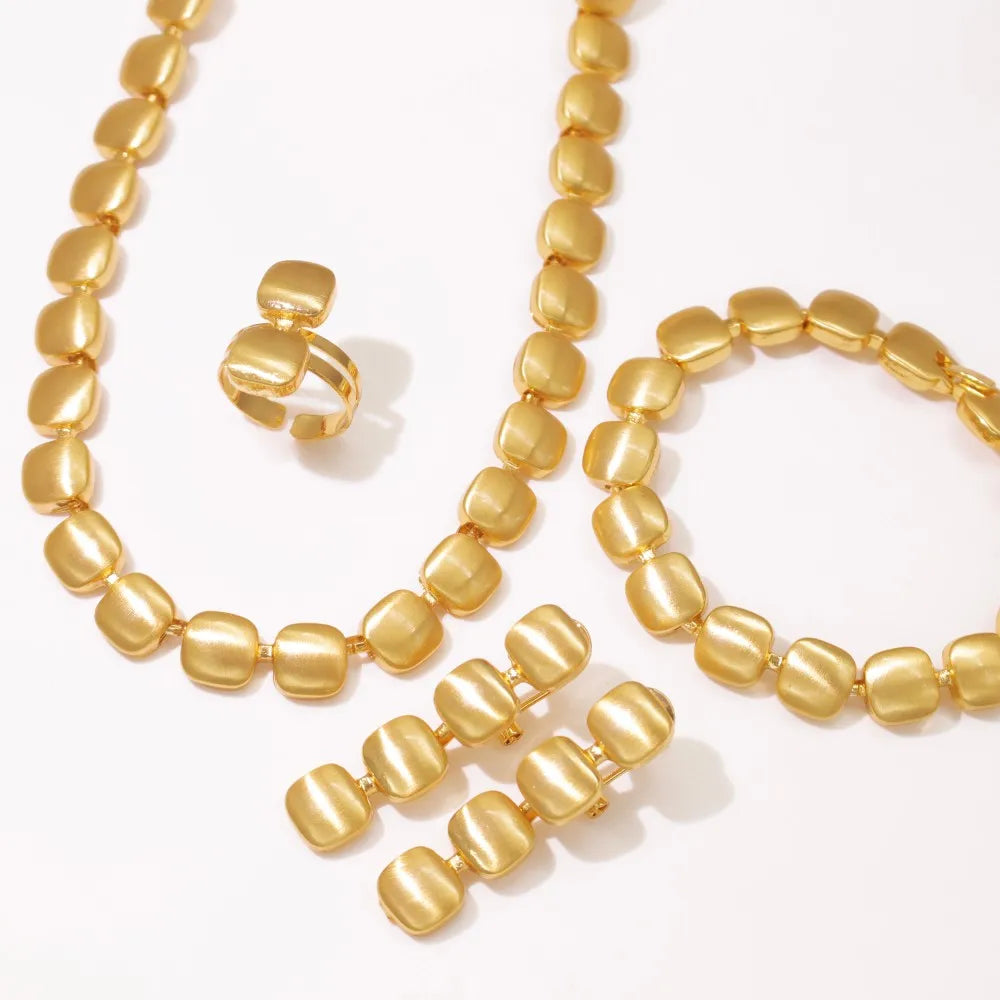 Ensemble de bijoux classique carré  collier boucle d'oreille Bracelet bague pour les femmes 2025