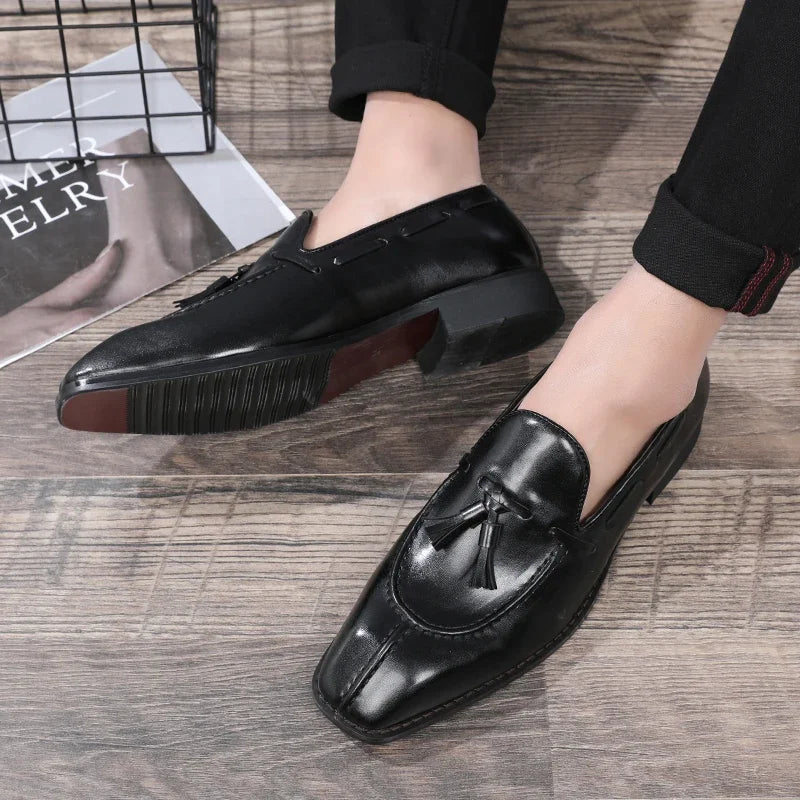 Mocassins à pompons pour hommes, chaussures d'affaires décontractées en cuir pour fête de mariage, chaussures plates classiques rétro de Style britannique
