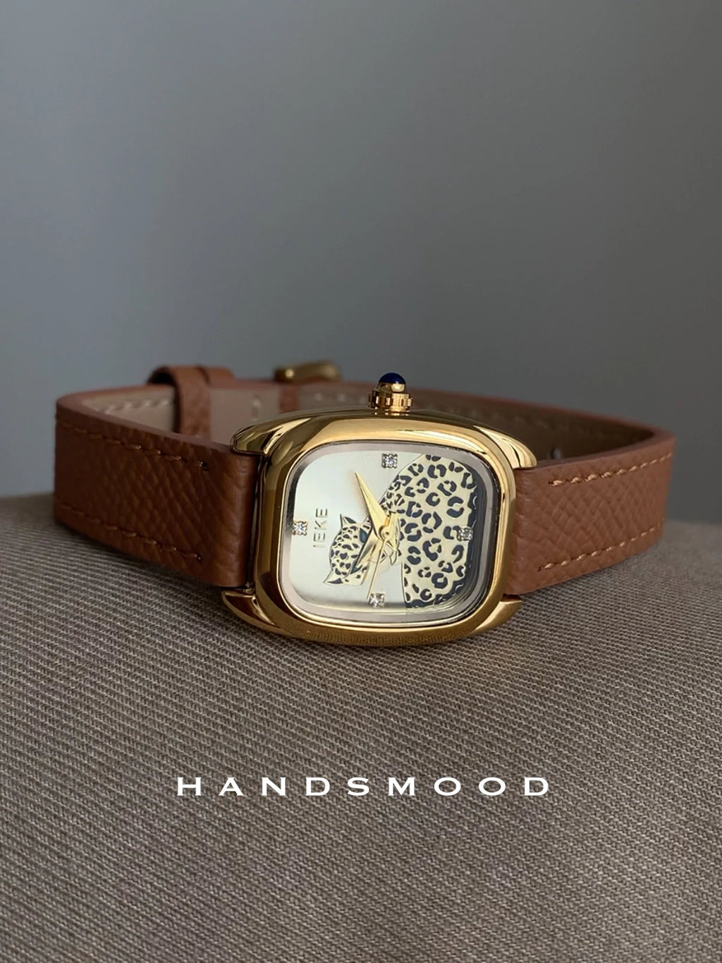 Montre élégante pour femme avec petit cadran marron et style rétro Montre pour femme haut de gamme Montre pour femme de luxe et de haute qualitéCadeau pour femme.