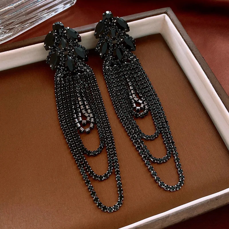 Boucles d'oreilles pendantes en strass pour femmes, à la mode, feuille européenne et américaine, longue pampille, décor suspendu exagéré