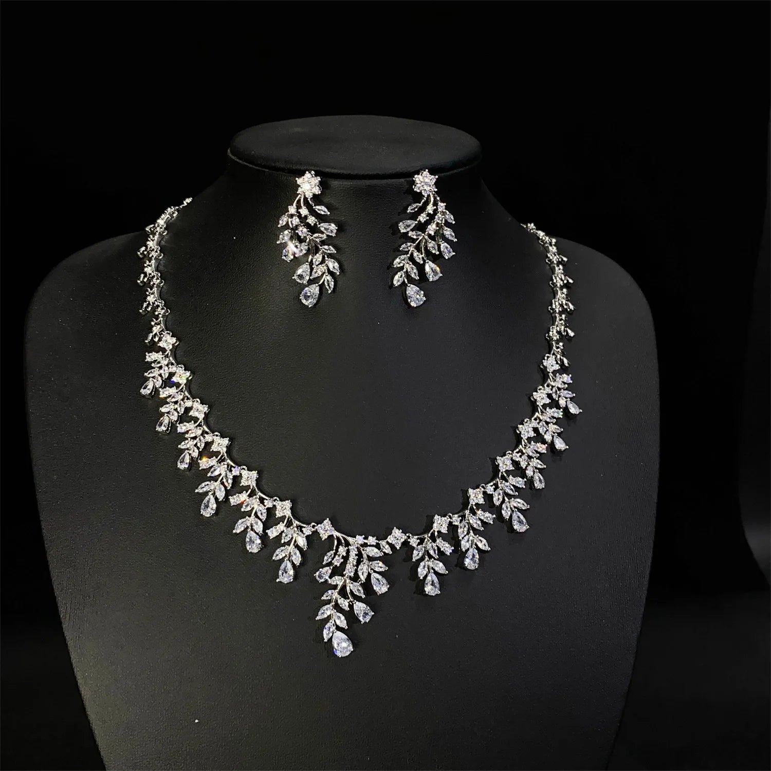 Haute sensation lumière luxe bijoux collier boucles d'oreilles 2 pièces ensemble saoudien mariage bal femmes robe vacances cadeau Banquet M-612