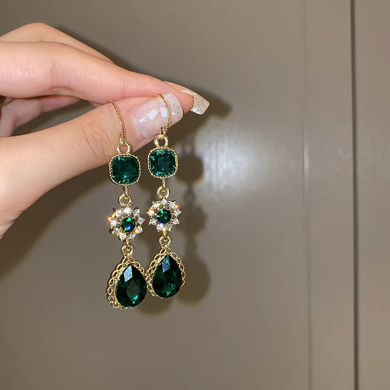 Boucles d'oreilles en strass émeraude incrusté pour femmes, Unique, mode, Zircon vert, goutte d'eau, scintillante, luxe, bijoux de mariage de styliste