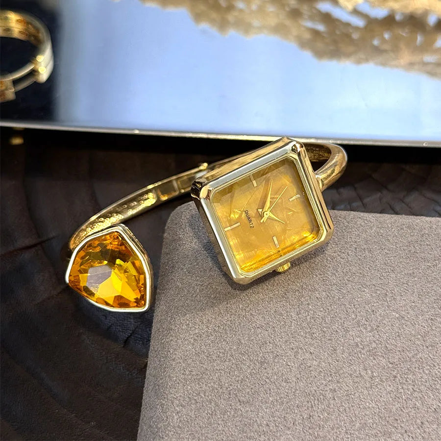 Nouvelle montre-Bracelet ouvert pour femme, forme assortie, couleur diamant, pierres précieuses, montre-Bracelet à Quartz haut de gamme, montre élégante pour paresseux