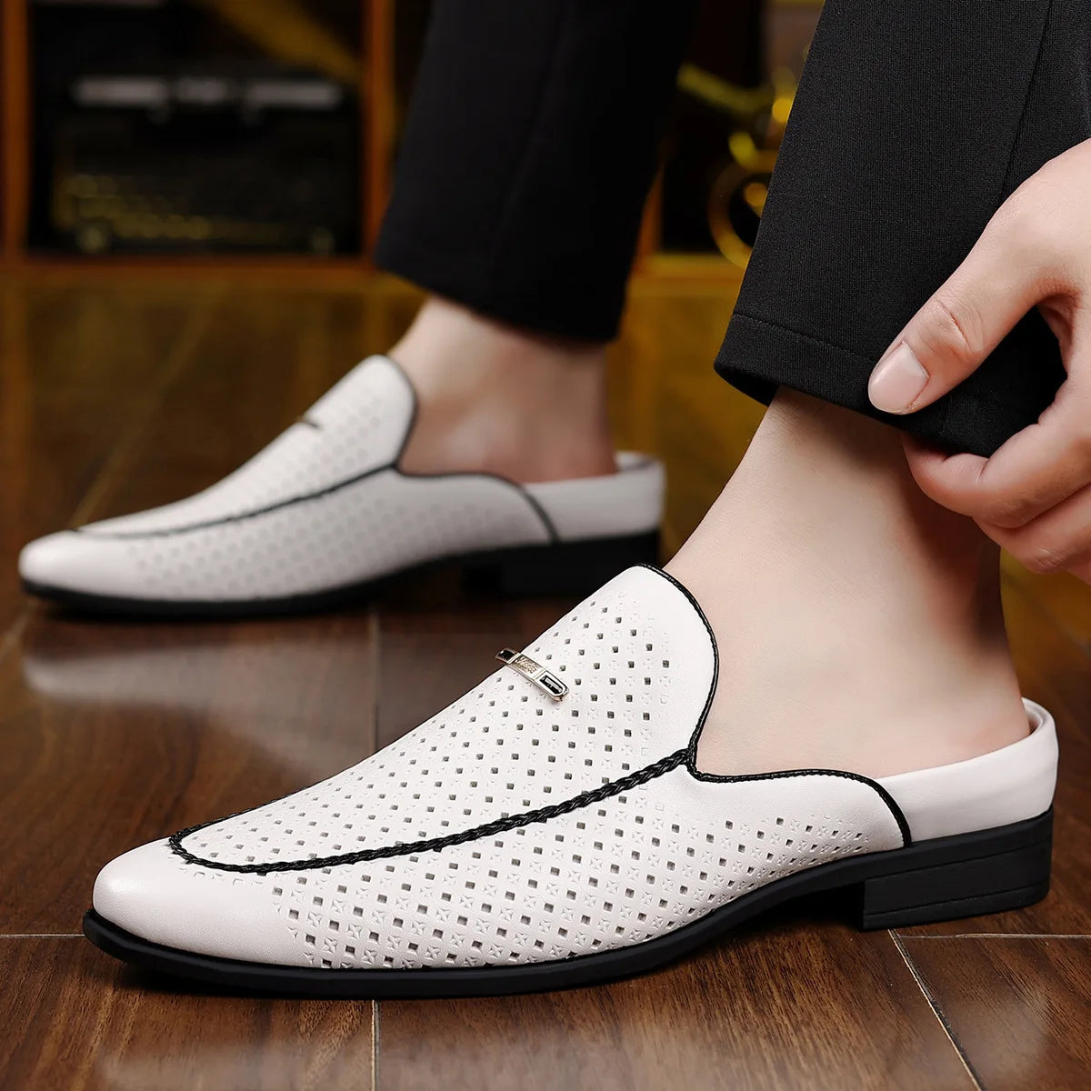 Hallow mode décontracté en cuir demi pantoufles pour hommes été automne nouveau concepteur Mules mâle grande taille couleur unie chaussures habillées homme