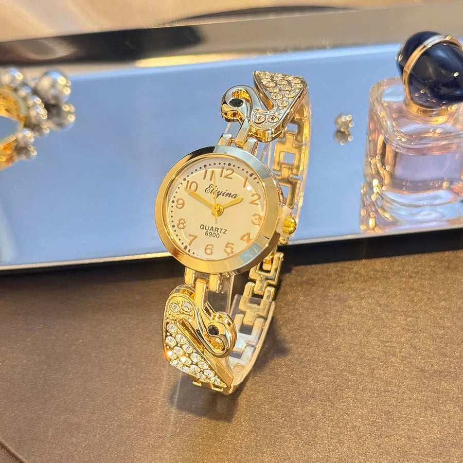 Ensemble Montre de luxe en diamant incrusté de perles pour femmes, cadeau pour femmes, collier, boucles d'oreilles, bague, montre-bracelet élégante, Suite de quatre pièces