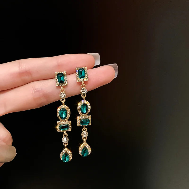 Boucles d'oreilles en strass émeraude incrusté pour femmes, Unique, mode, Zircon vert, goutte d'eau, scintillante, luxe, bijoux de mariage de styliste