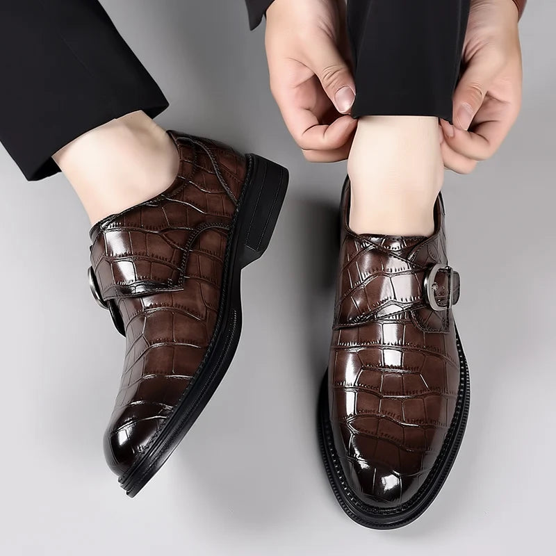 Chaussures de luxe décontractées pour hommes, nouvelles chaussures d'affaires de Style britannique classique, chaussures de Banquet en cuir de haute qualité