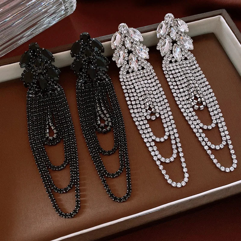 Boucles d'oreilles pendantes en strass pour femmes, à la mode, feuille européenne et américaine, longue pampille, décor suspendu exagéré