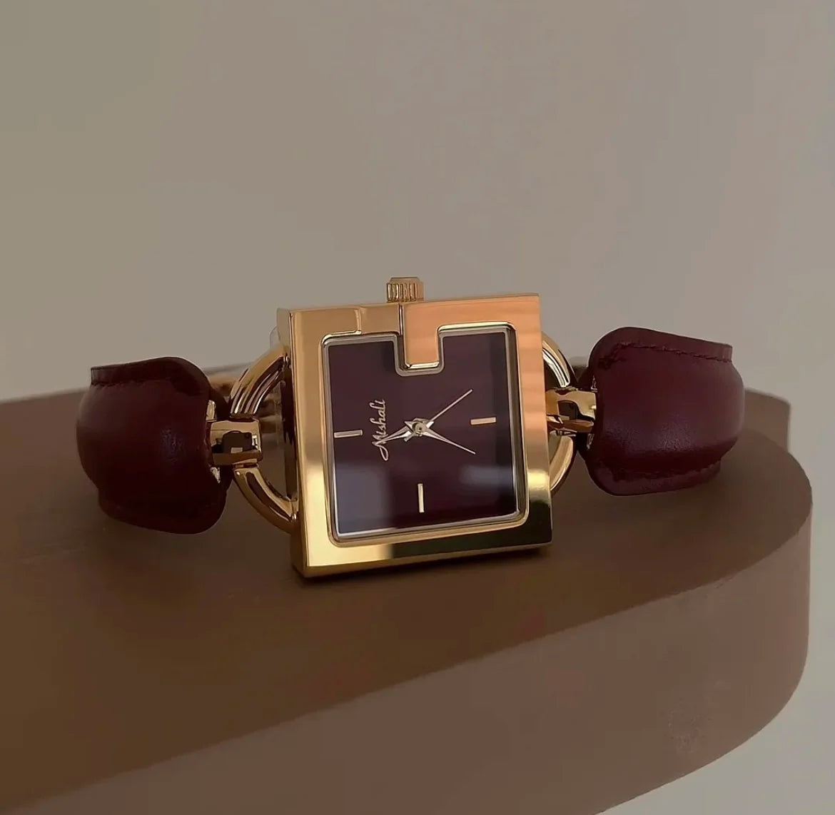 Montre femme élégante carré rouge grand cadran design bracelet montre lumière luxe haut de gamme personnalité dames montre série femme