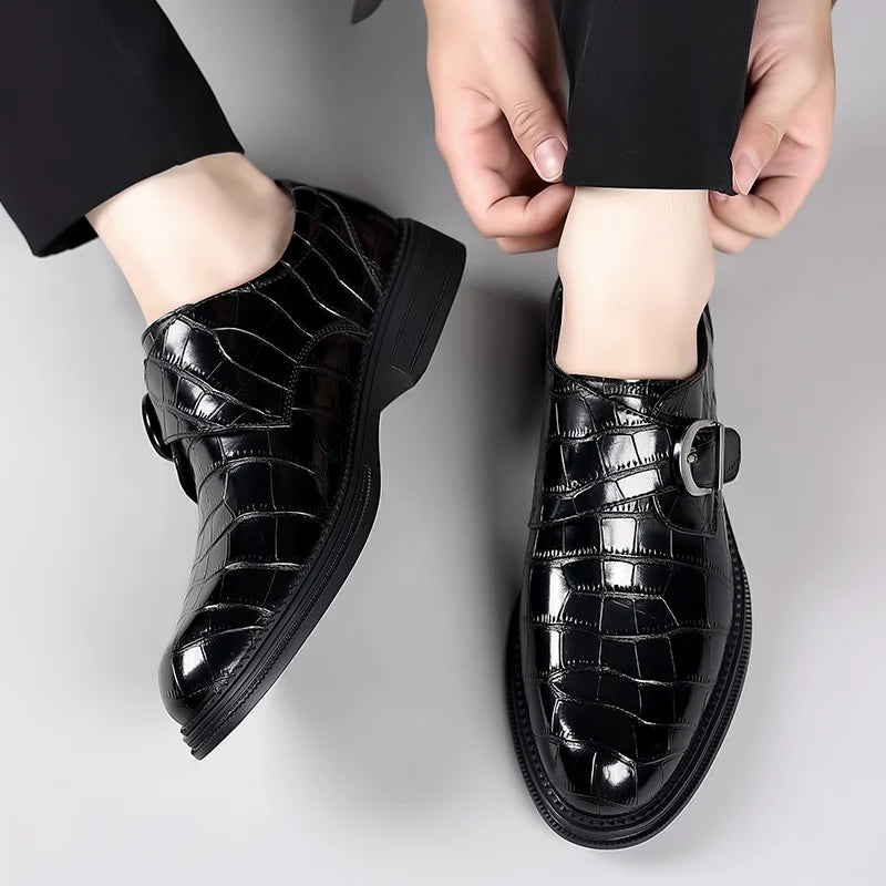 Chaussures de luxe décontractées pour hommes, nouvelles chaussures d'affaires de Style britannique classique, chaussures de Banquet en cuir de haute qualité