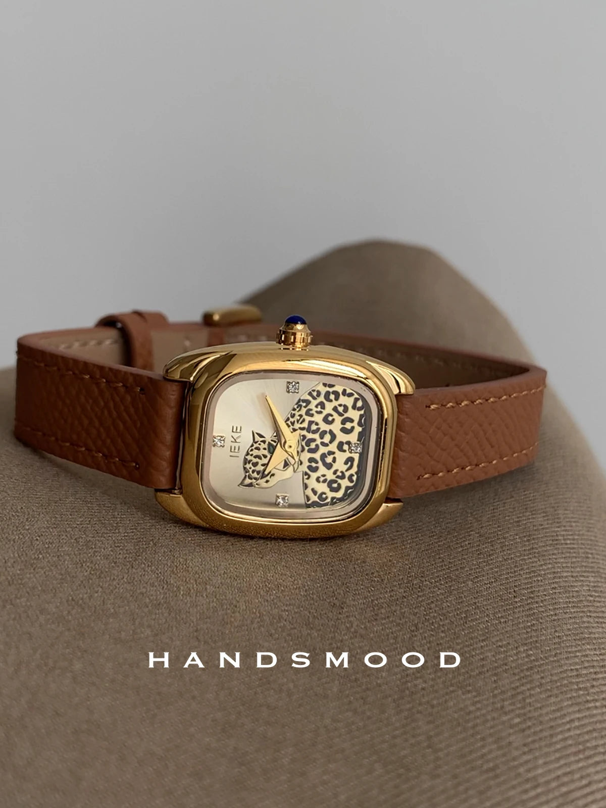Montre élégante pour femme avec petit cadran marron et style rétro Montre pour femme haut de gamme Montre pour femme de luxe et de haute qualitéCadeau pour femme.
