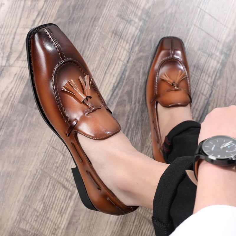 Mocassins à pompons pour hommes, chaussures d'affaires décontractées en cuir pour fête de mariage, chaussures plates classiques rétro de Style britannique